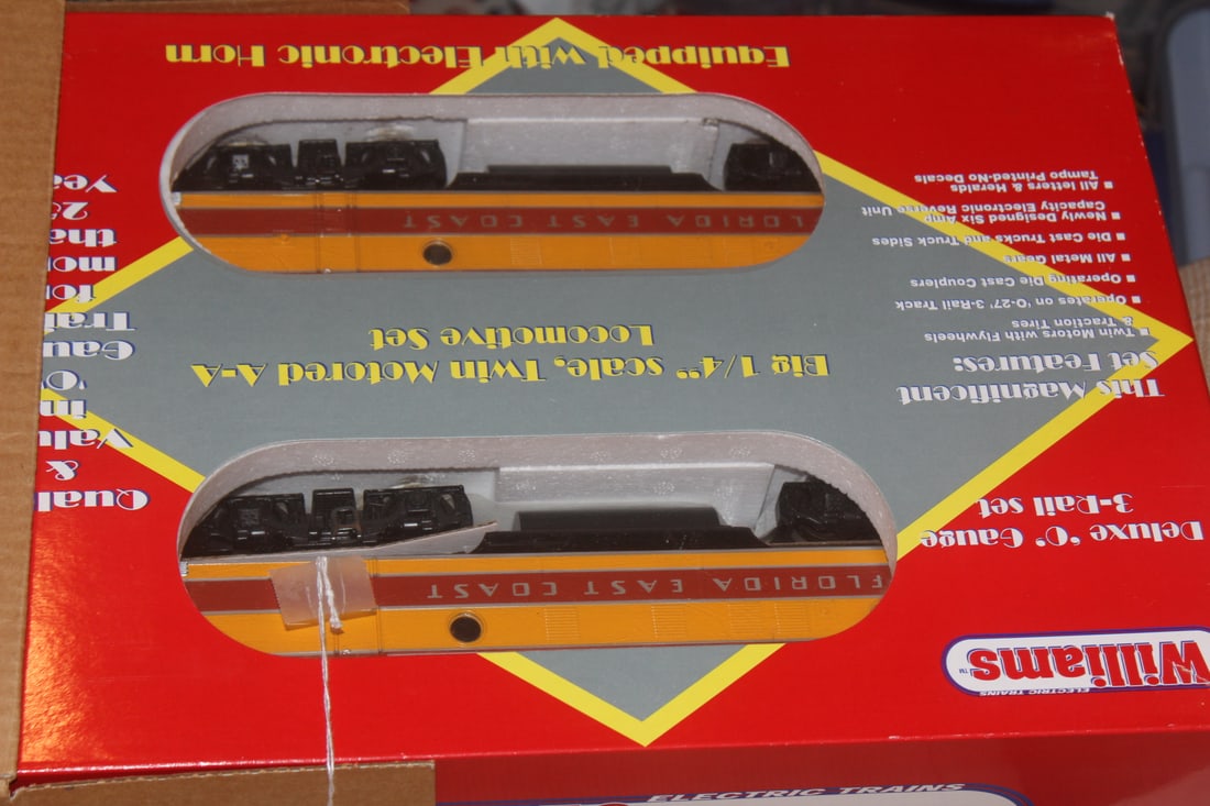 Williams Electric Train Set: Appeared to be new in original box - overall= 16 3/8" x 11 1/2" x 5"