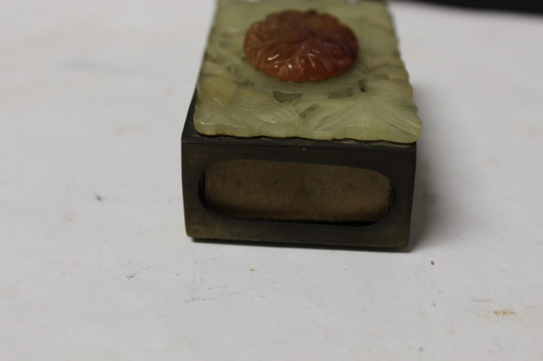 A Jade and Carniellian Jade Match Box - 3