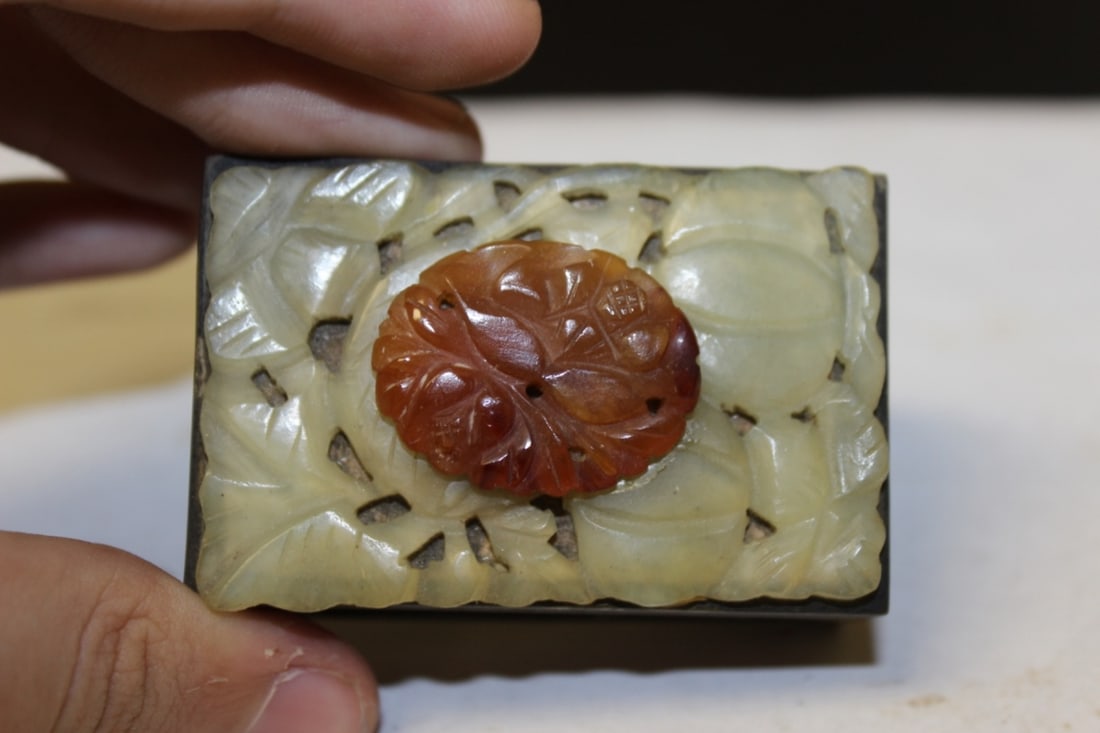 A Jade and Carniellian Jade Match Box - 5