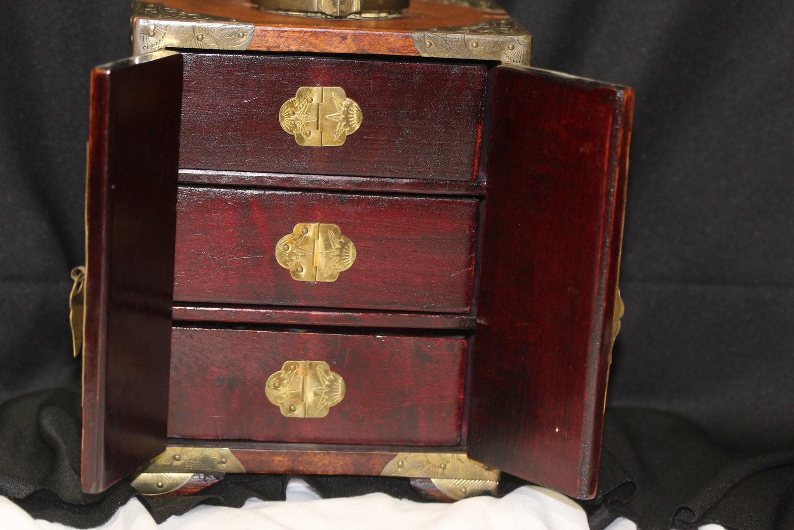 A Vintage Chinese Jade and Wood Jewelry Box - 2