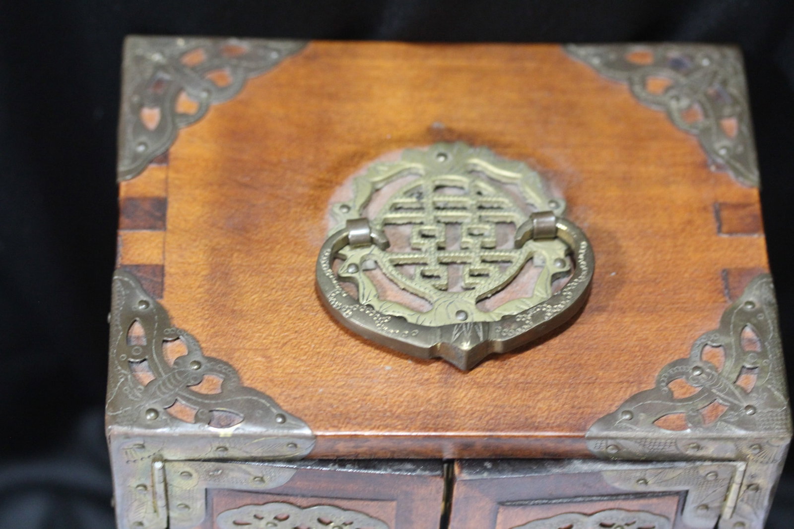 A Vintage Chinese Jade and Wood Jewelry Box - 5