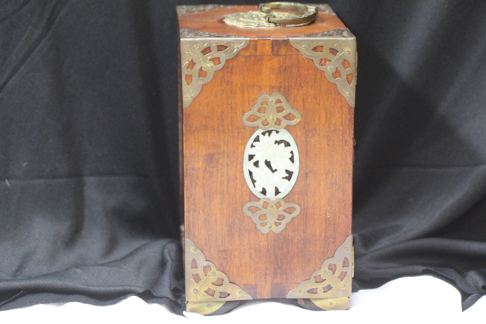 A Vintage Chinese Jade and Wood Jewelry Box - 6