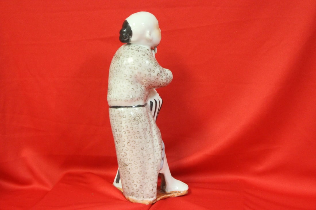 A Vintage Chinese Figurine - 4