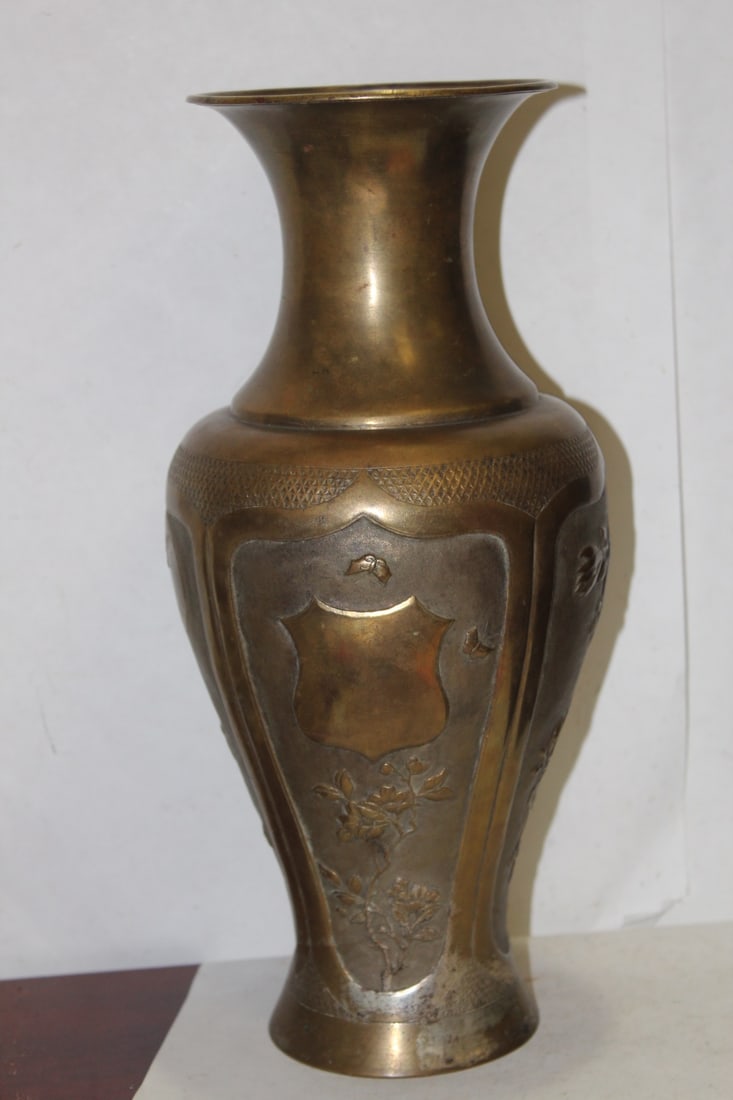 A Well Carved Chinese Brass Vase - 2