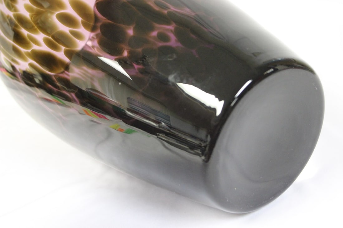 An Art Glass Vase - 6