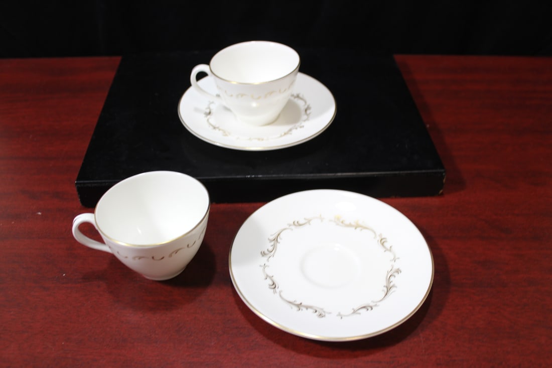 Two Sets of Royal Doulton Cup and Saucer - 3