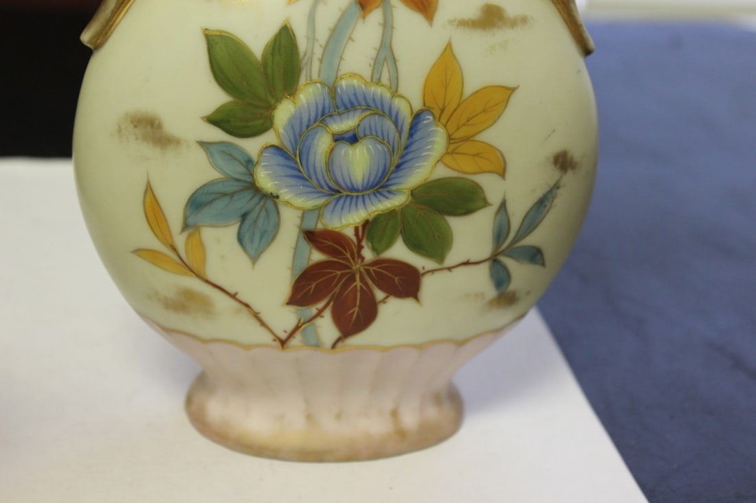 An Antique/Vintage Carlsblad Bisque/Ceramic Vase - 3
