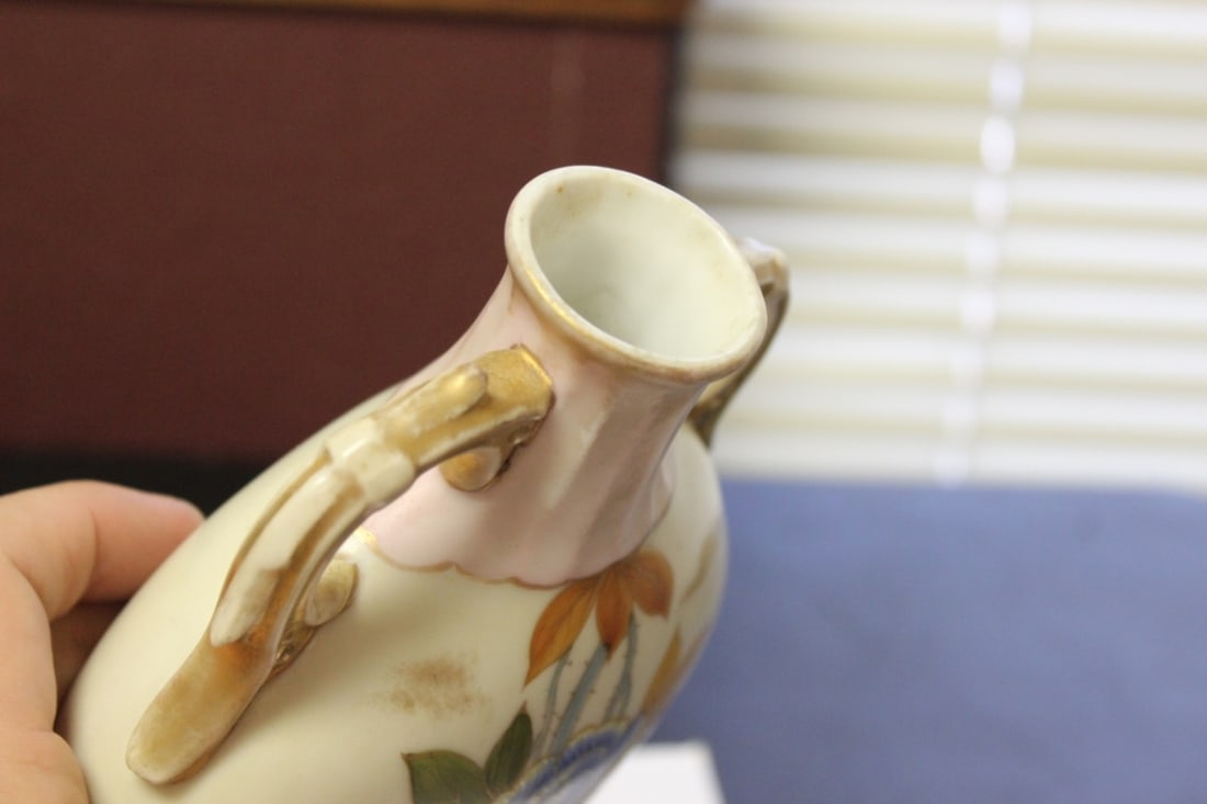 An Antique/Vintage Carlsblad Bisque/Ceramic Vase - 7