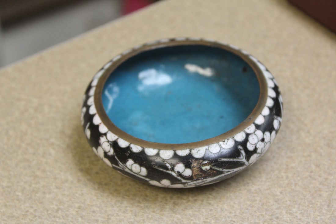 Cloisonne Bowl: 19th century - Chinese - bruise - as found - 3 3/4" in diameter