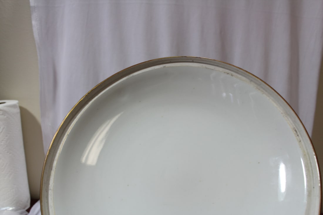 A Large Kutani Bowl with Lid - 14