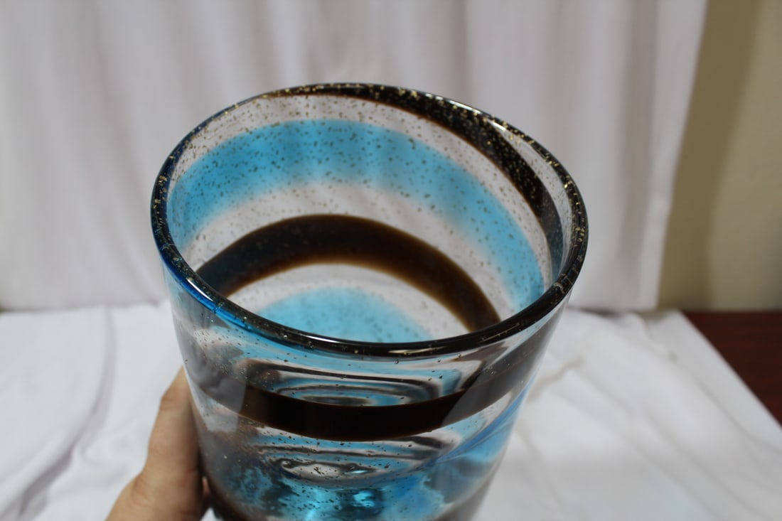 An Art Glass Cylinder Vase - 6