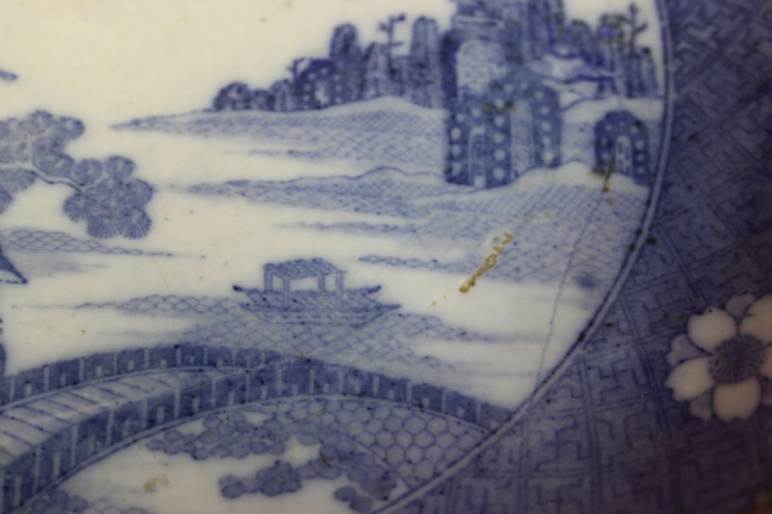 A Japanese Blue and White Porcelain Imari Plate - 5