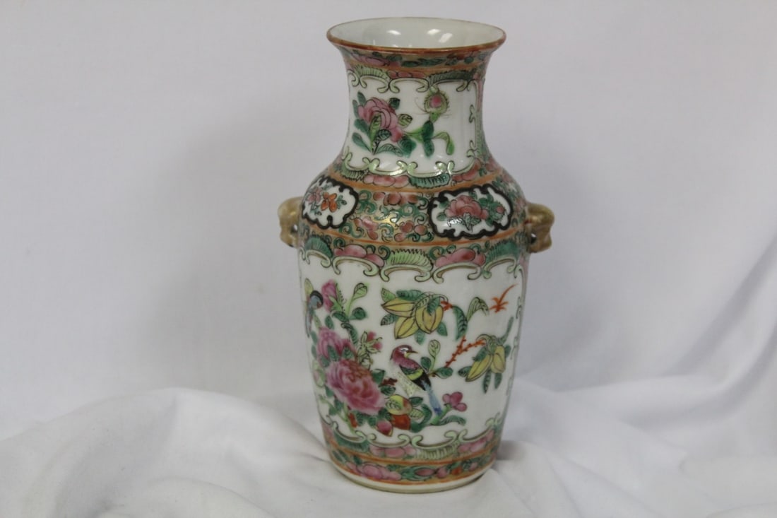 An Antique Chinese Rose Medallion Vase: 19th Century - 6 1/4" tall