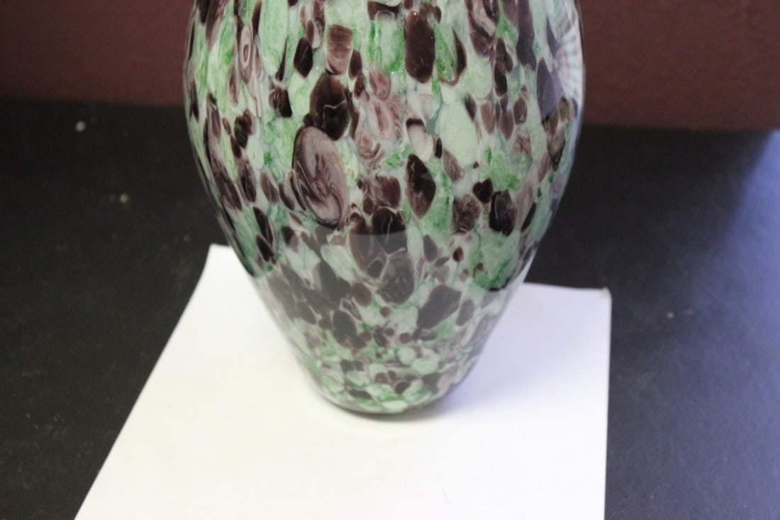 A Large Art Glass Vase - 3