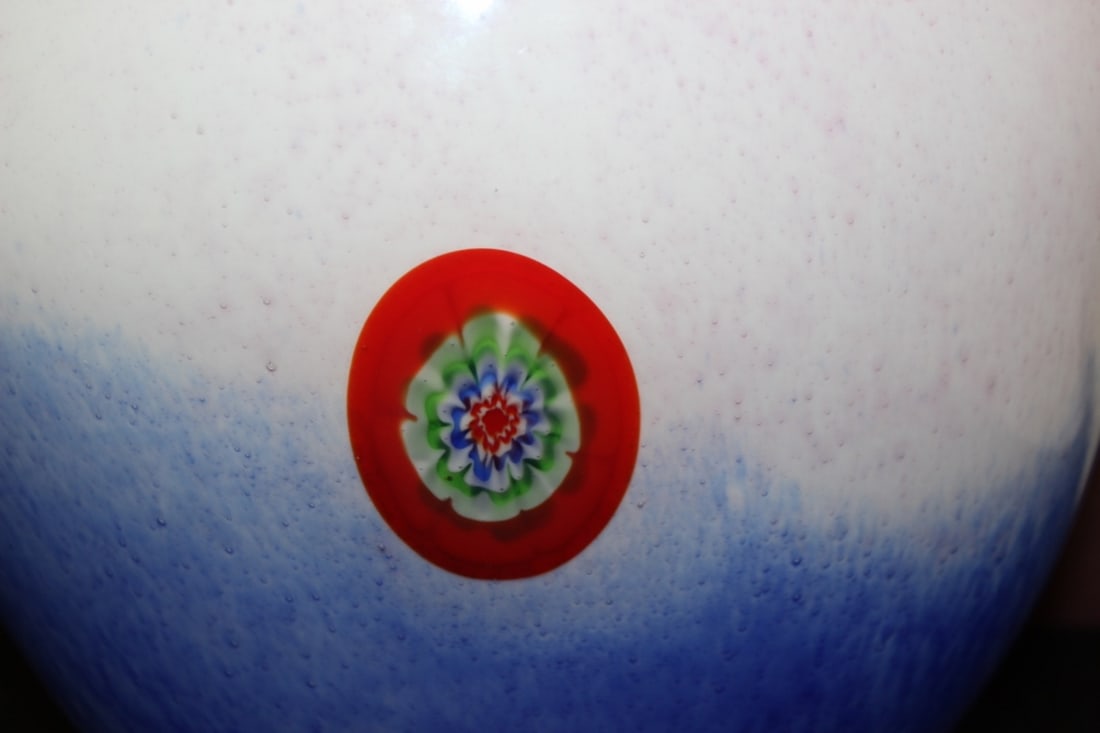 An Art Glass Vase - 7