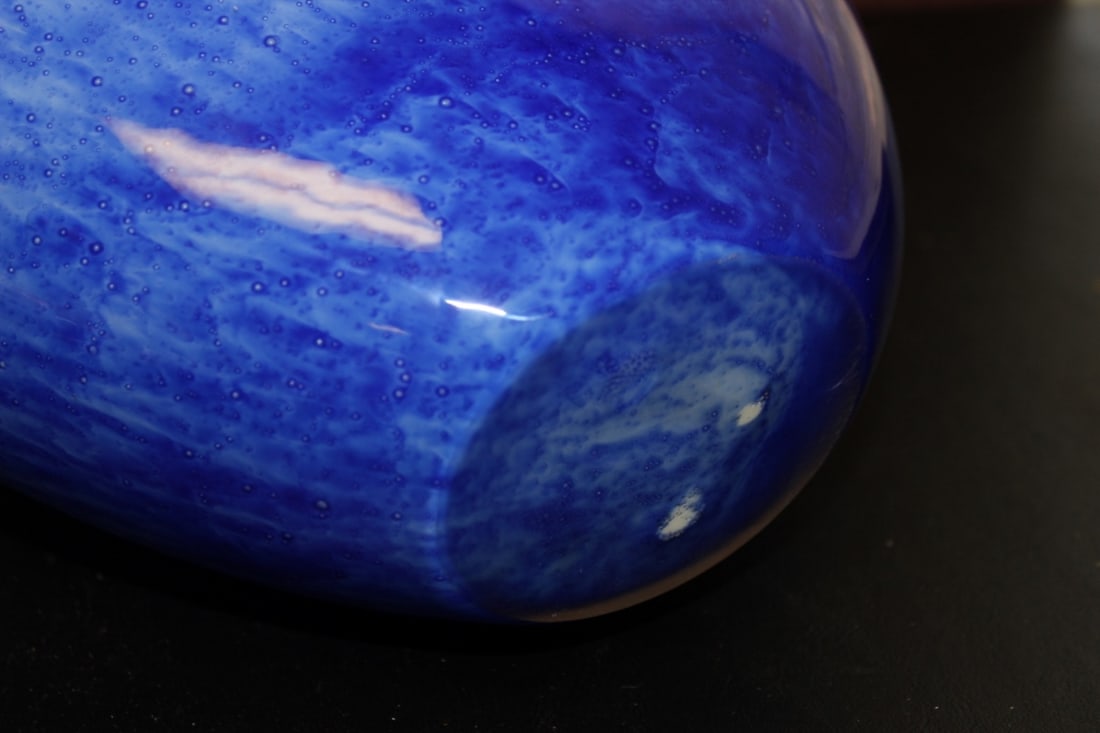 An Art Glass Vase - 8