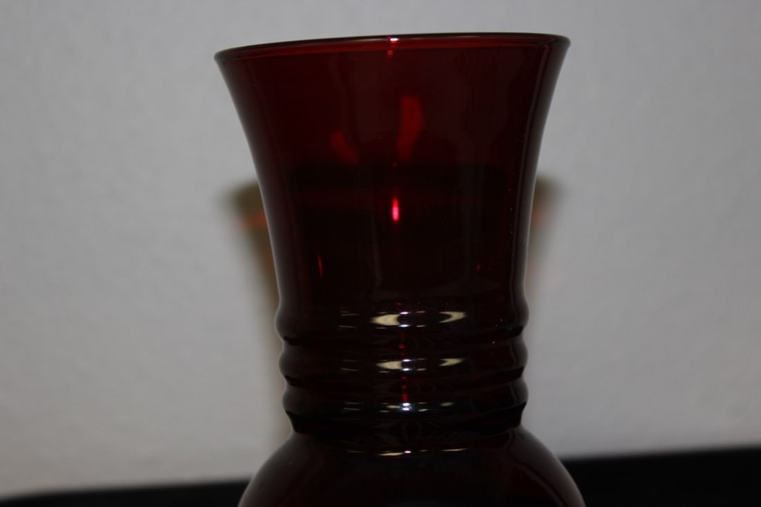 An Anchor-Hocking Ruby Red Glass Vase - 4