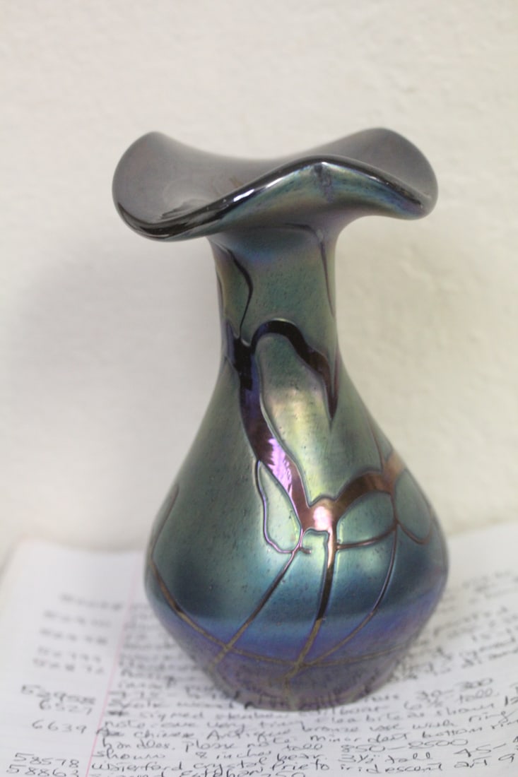 Spider Web Design Iridescent Vase - 2