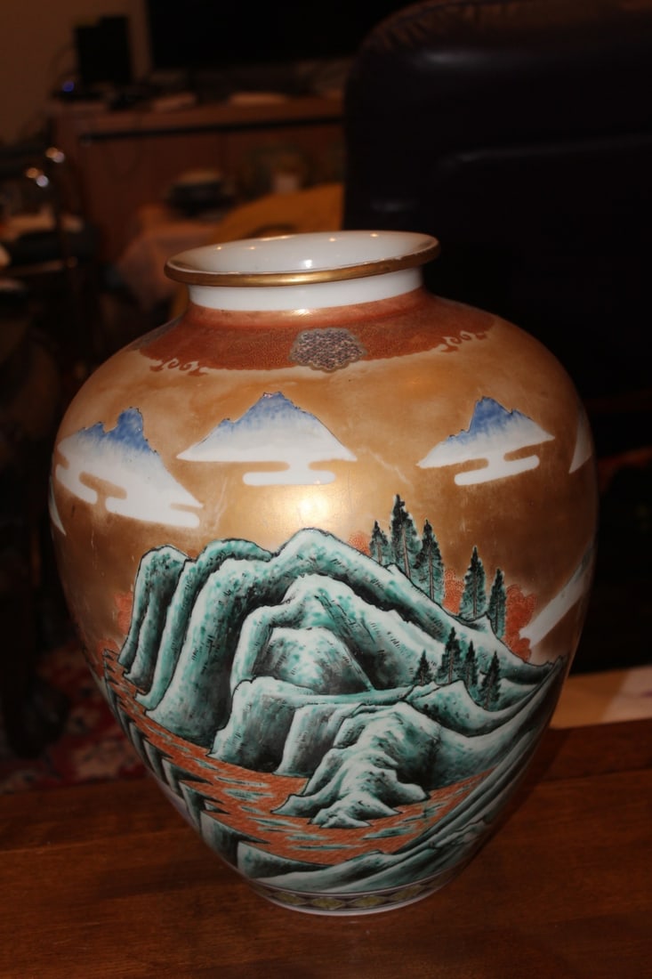 Large Japanese Vase - 3