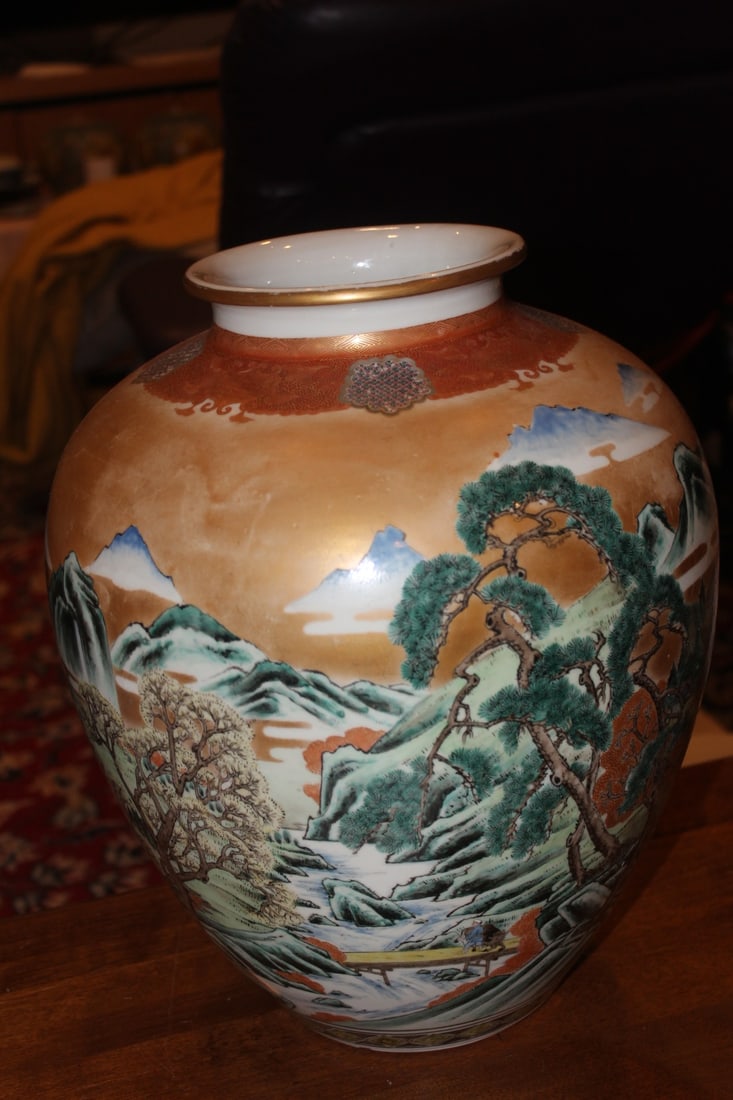 Large Japanese Vase - 5