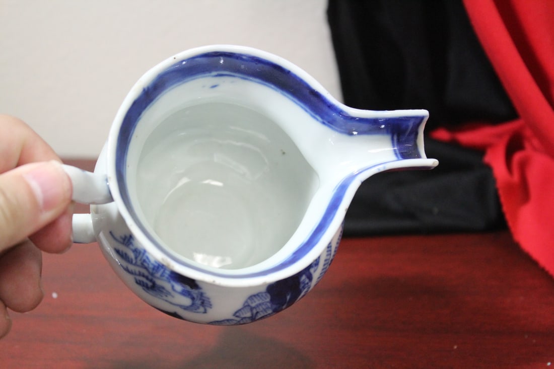 A Chinese Blue and White Export Pitcher - 5