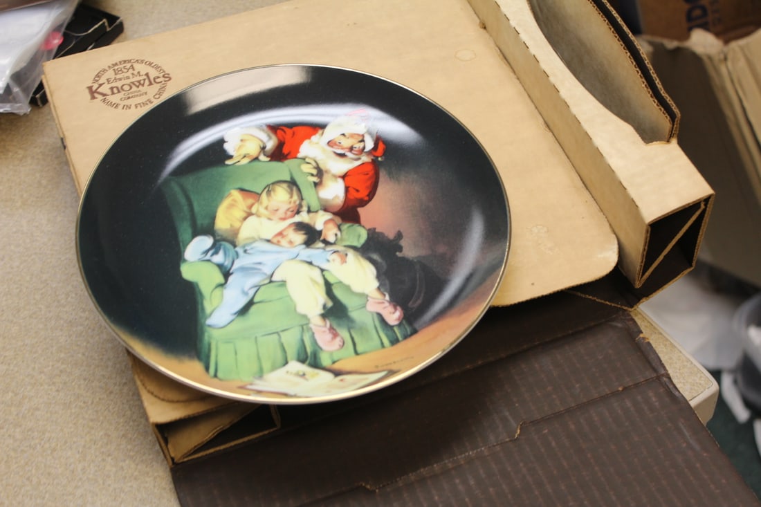 Collector's Plate by Sundblom: boxed and COA - 8 1/4" in diameter