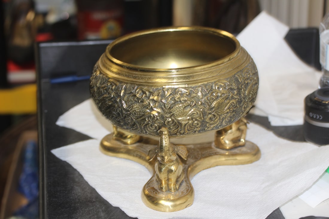 Ornate Brass Bowl on Elephant Stand: 7 3/4" across - overall= 6 1/2" tall