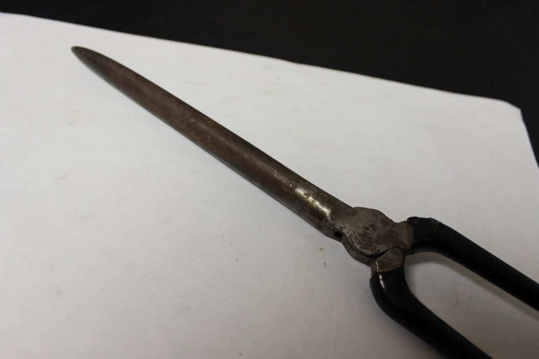 An Antique/Vintage Hair Curler - 3