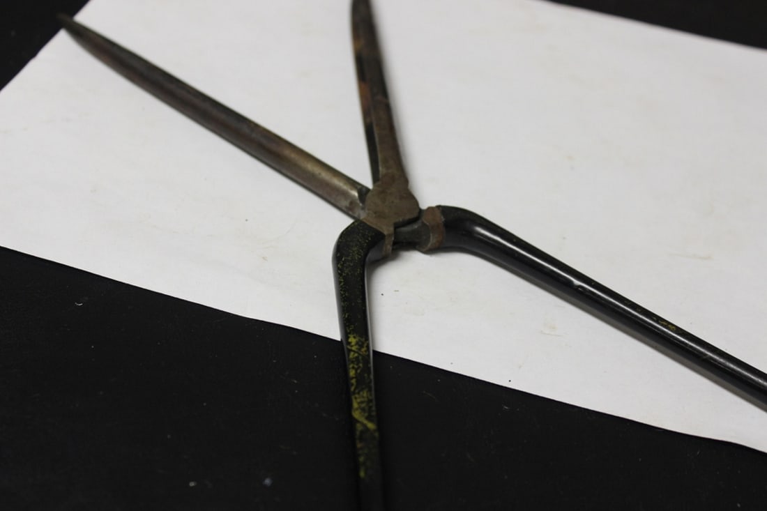 An Antique/Vintage Hair Curler - 4
