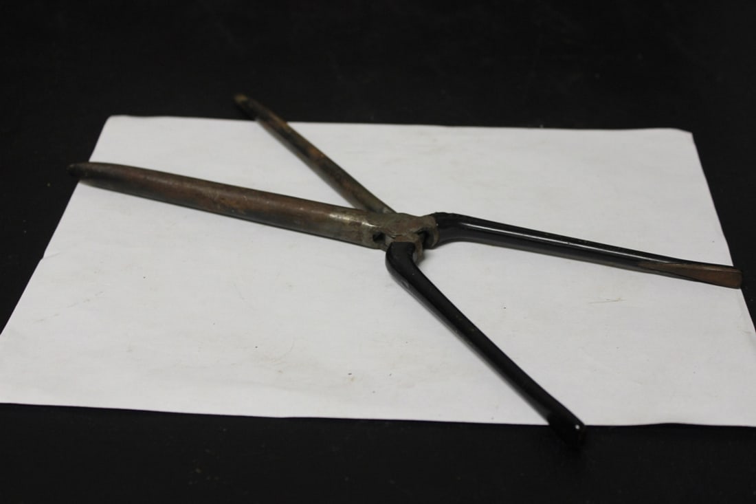 An Antique/Vintage Hair Curler - 5