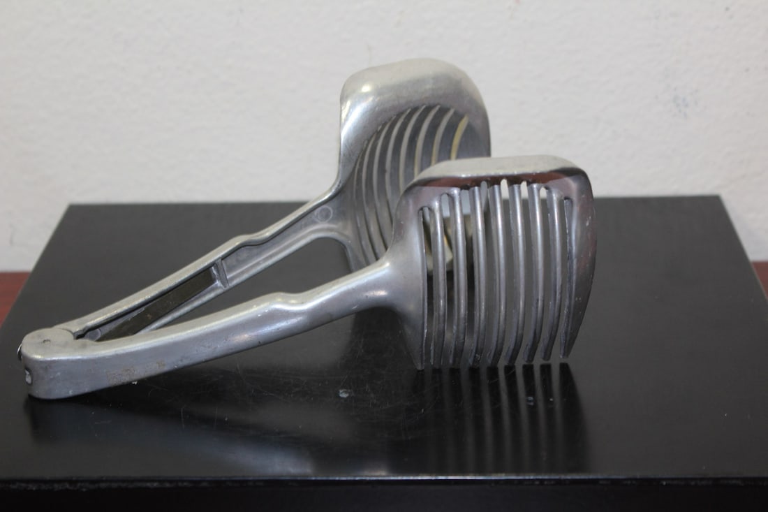 A Vintage Vegetable Slicer - 3