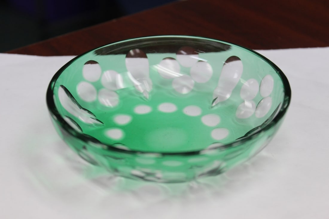 A Cut Glass Green Dish: 4 1/2" in diameter