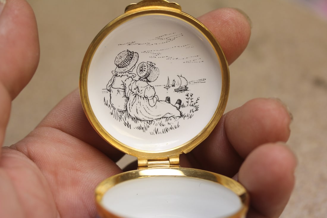 Crummples and Company Enamel Trinket Box - 5