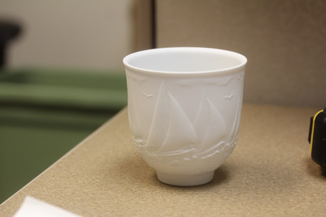 Lladro Cup: 3 1/2" tall