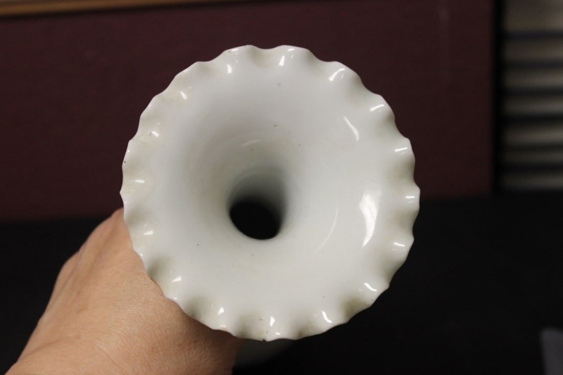 A Japanese Vintage Blue and White Vase - 11