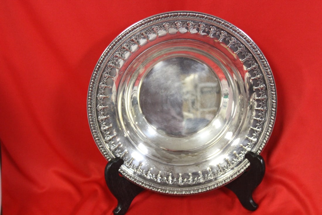 An Ornate Silver Plated Bowl - 2