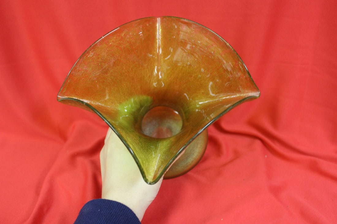 An Iridesent Glass Vase - 2