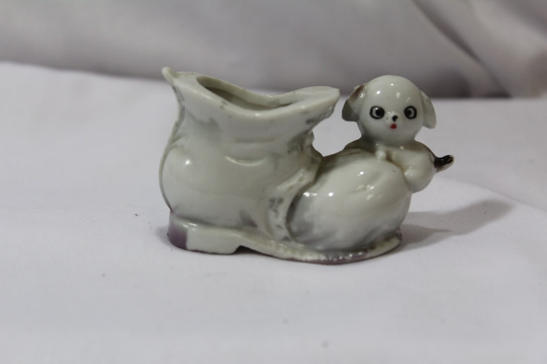 A Vintage Ceramic Shoe with Dog: 2 3/4" long