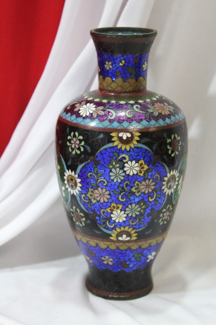 An Antique Japanese Ginbari Cloisonne Vase - 2