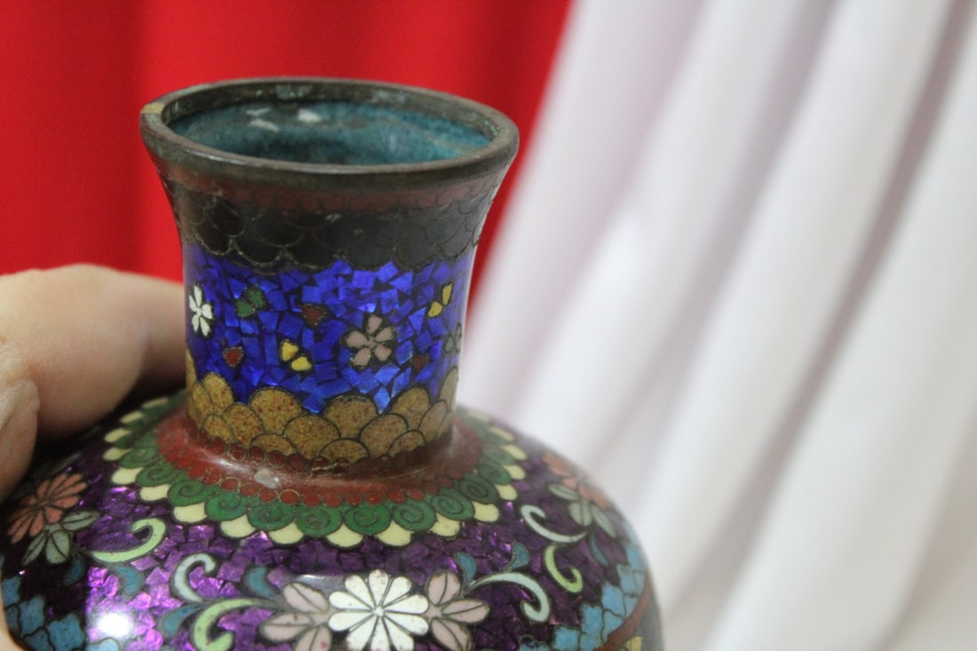 An Antique Japanese Ginbari Cloisonne Vase - 7