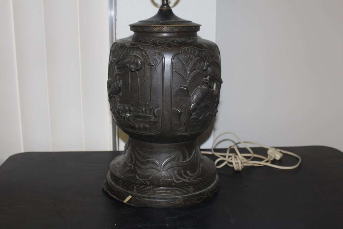 An Antique Japanese Bronze Lamp Base - 7