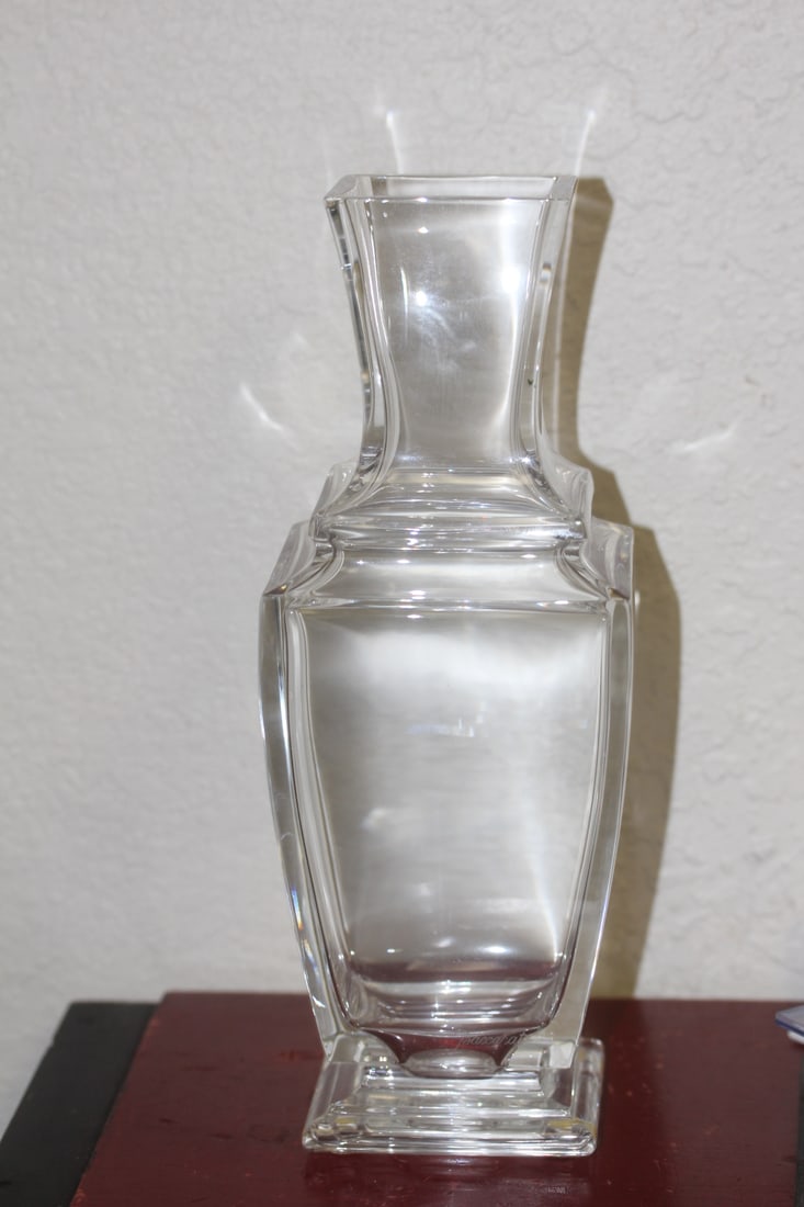 Signed Baccarat Crystal Vase: 10 3/8" tall