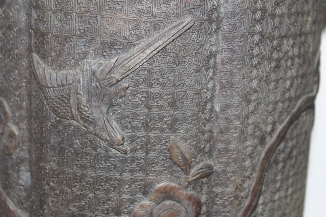 A Japanese Bronze Cylinder Container - 2