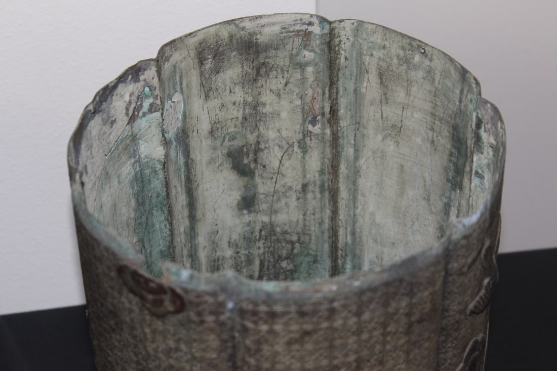 A Japanese Bronze Cylinder Container - 8