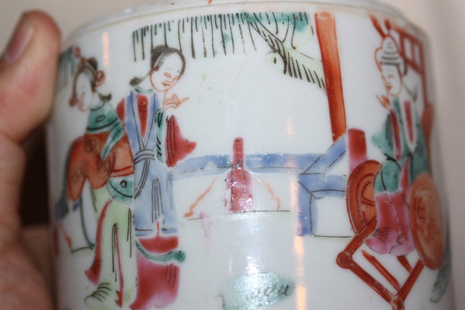 Chinese Famille Rose Porcelain Cylinder Box - 11