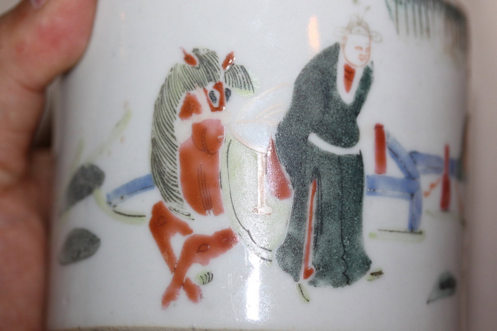 Chinese Famille Rose Porcelain Cylinder Box - 9