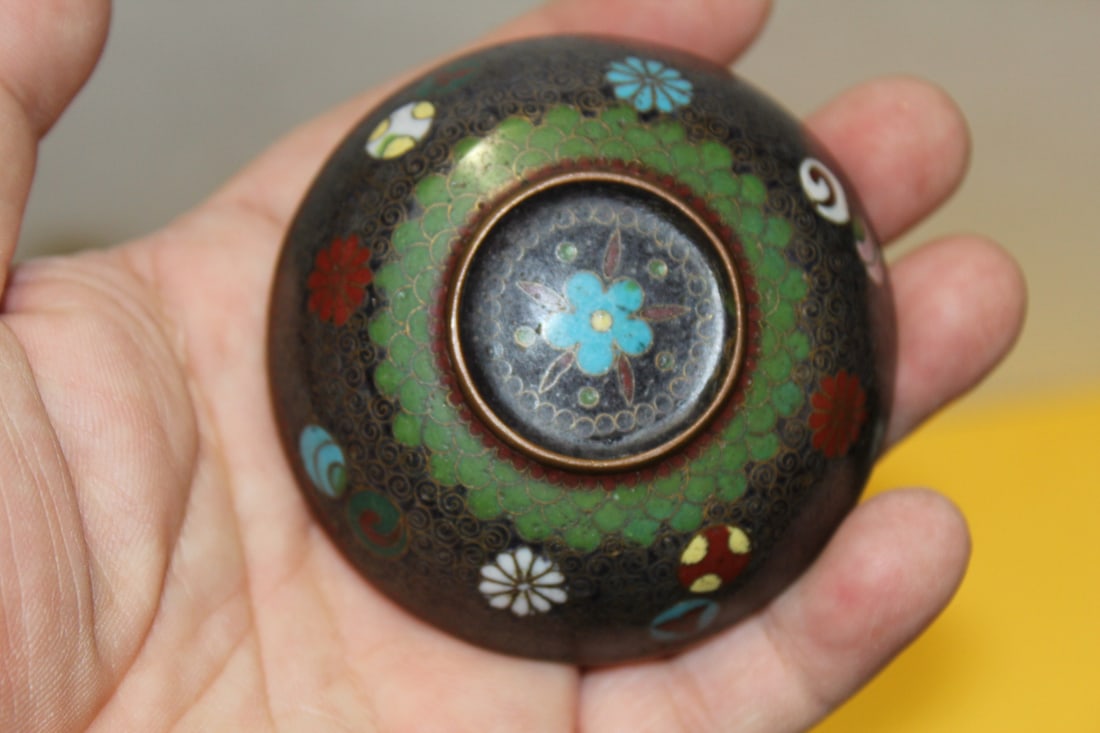 An Antique Chinese Cloisonne box - 5