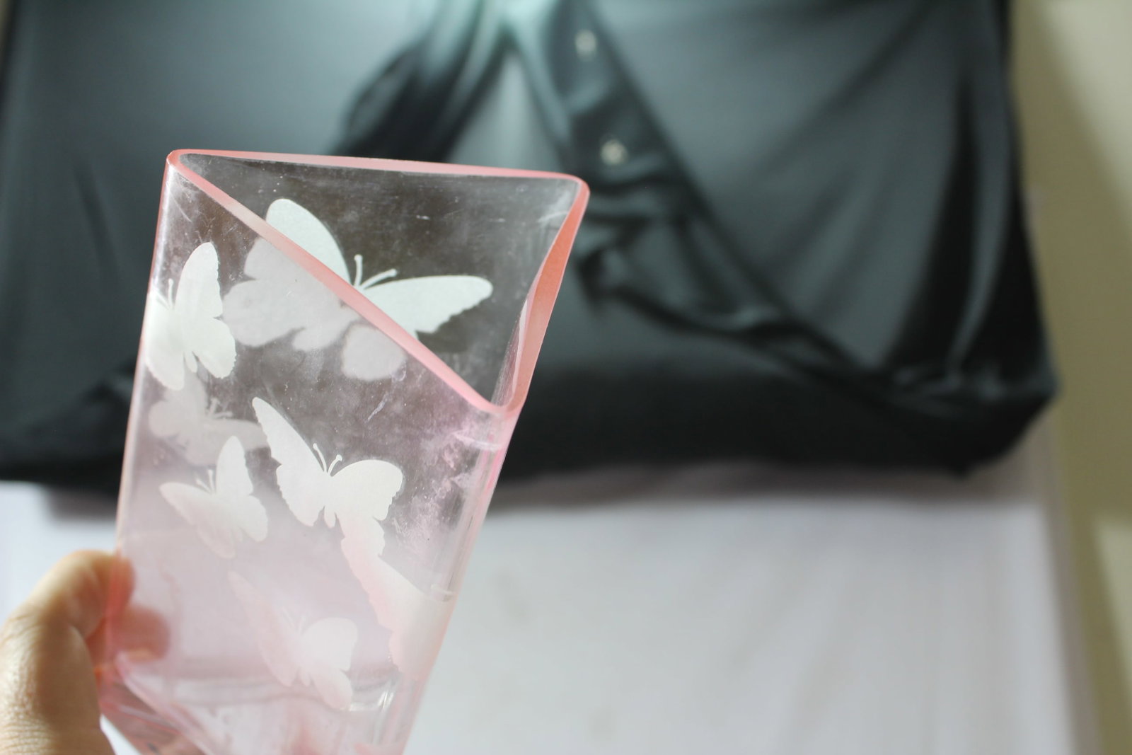 A Pink Etched Glass Butterfly Vase - 2