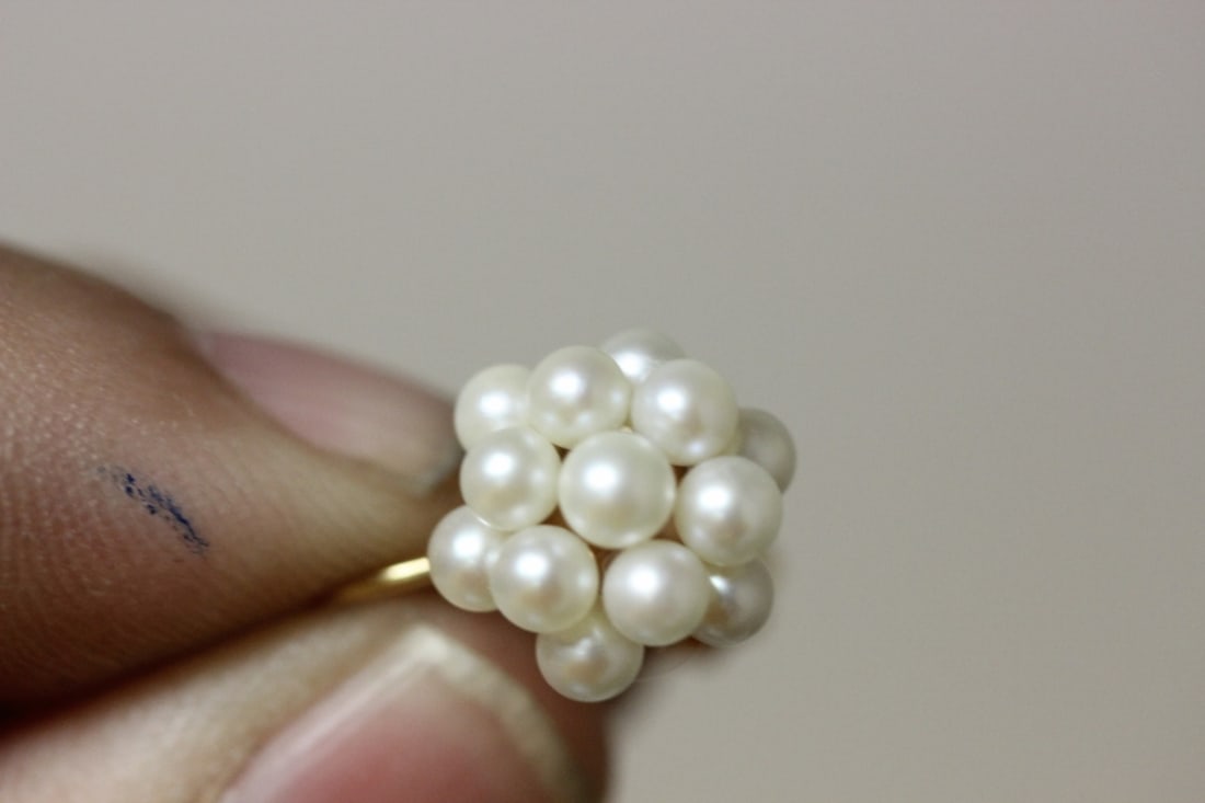 A Pair Of 14 Karat Gold And Pearl Earrings - 4