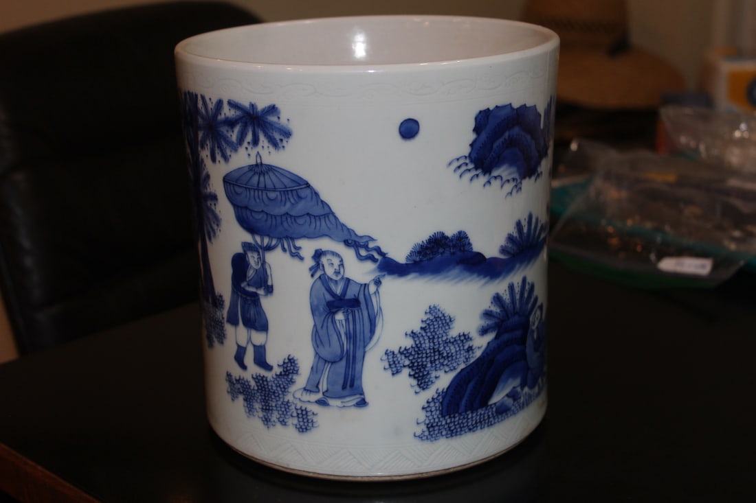 Chinese Blue and White Brush Pot (1 of 8)